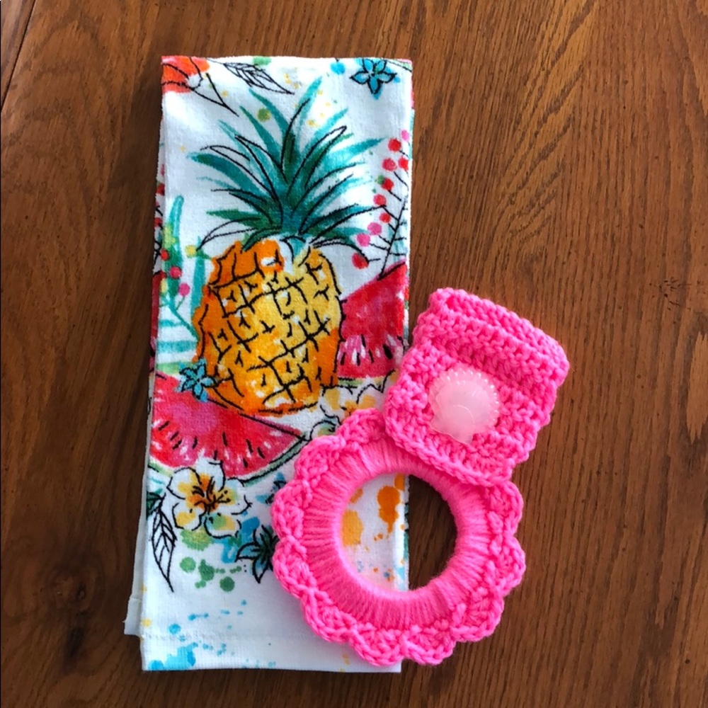 Pineapple kitchen towel & button oven hanger